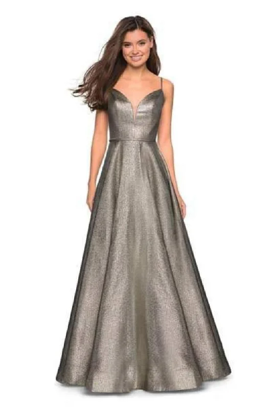 Formal Dress for Theater OpeningsLa Femme - 27322 Plunging Sweetheart Pleated Ballgown