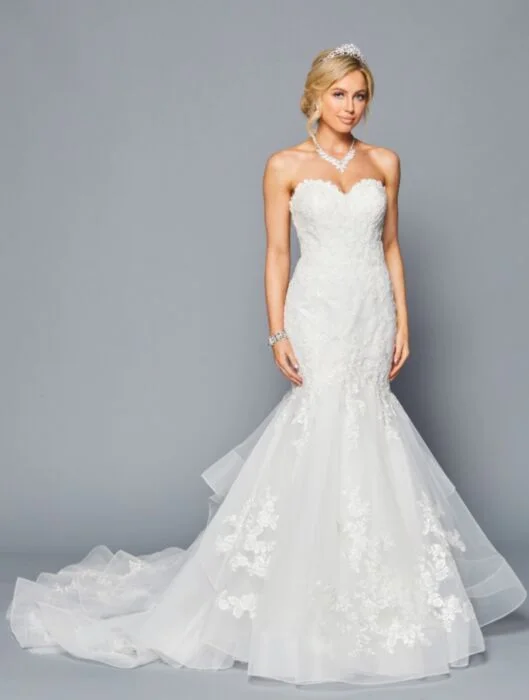 flowy wedding dressesLa Merchandise LADK445 Strapless Wholesale Lace Wedding Dress W/ Train